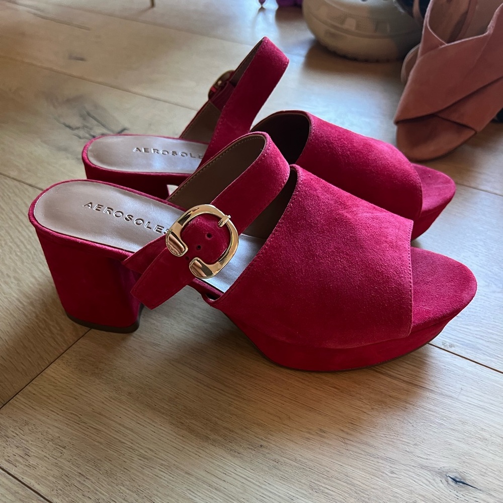 Brand New Never worn aerosols